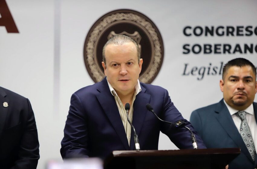  CARLOS CANTUROSAS IMPULSA REFORMA CONSTITUCIONAL PARA GARANTIZAR EL ABASTECIMIENTO PERMANENTE DE MEDICAMENTOS