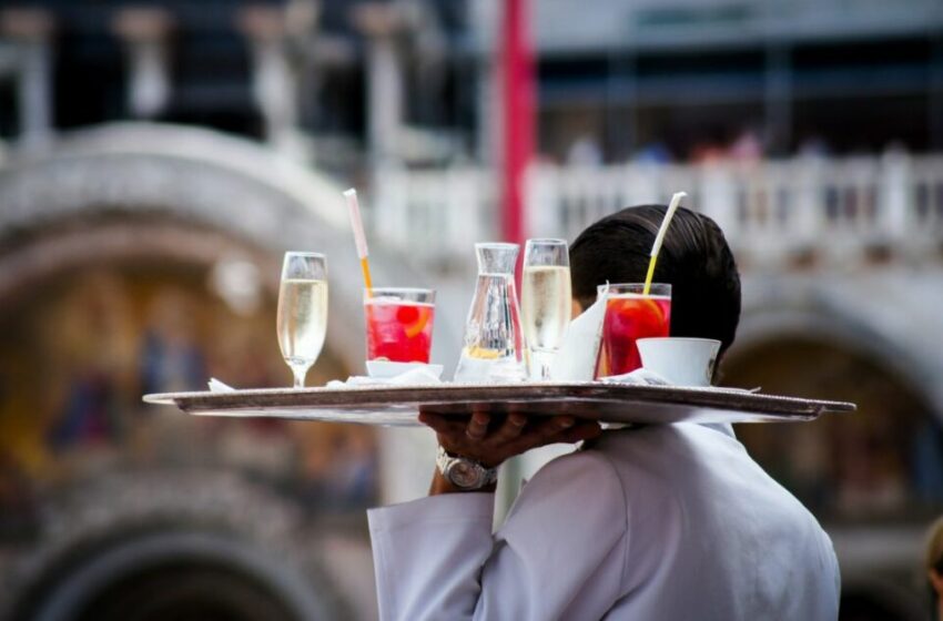  Prevén hasta 14 mil empleos temporales en restaurantes por Mundial 2026