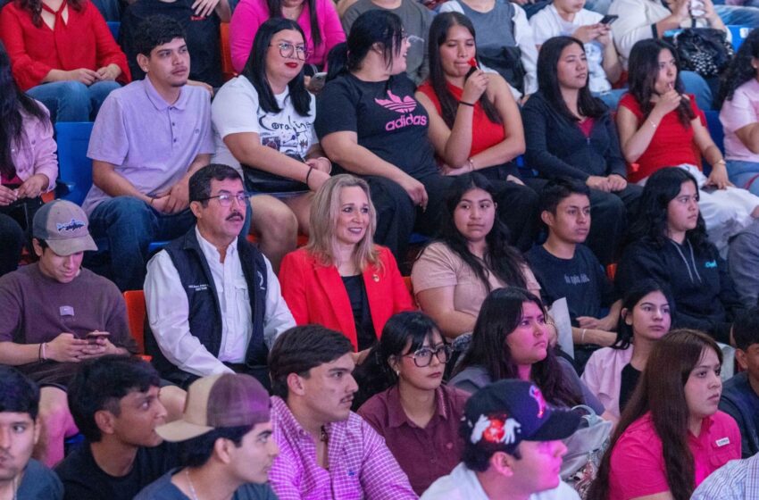  Estudiantes de la UAT disfrutan del tributo musical “Broken Heart Club”