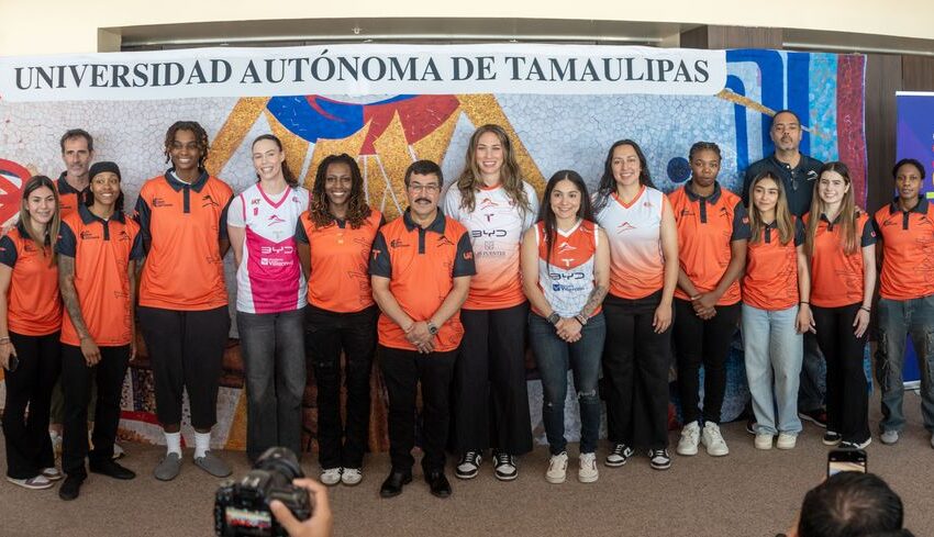  Preside Dámaso Anaya la presentación del CorreBasket Femenil