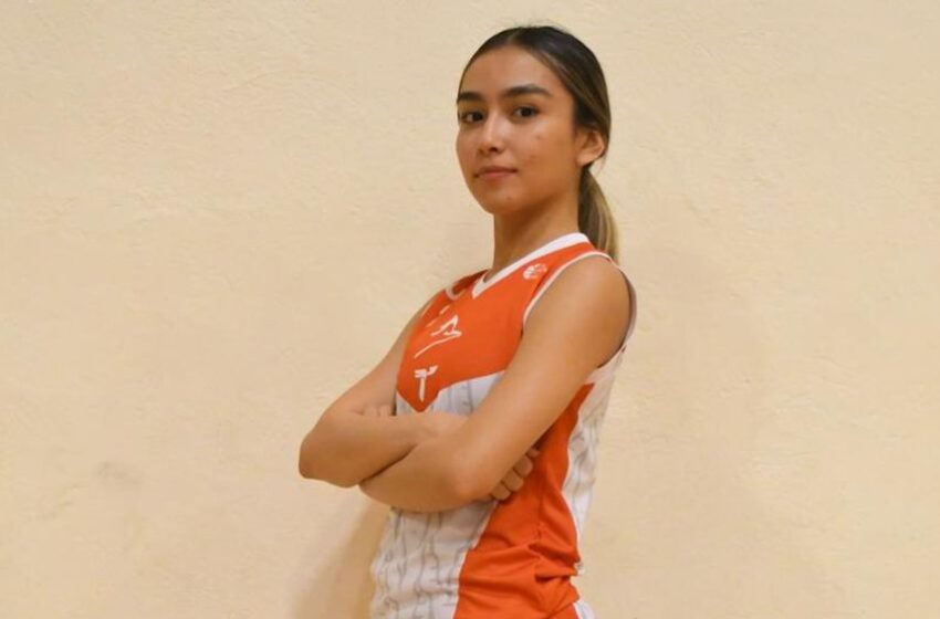  Estudiante de la UAT debuta con el Correbasket Femenil y hace historia