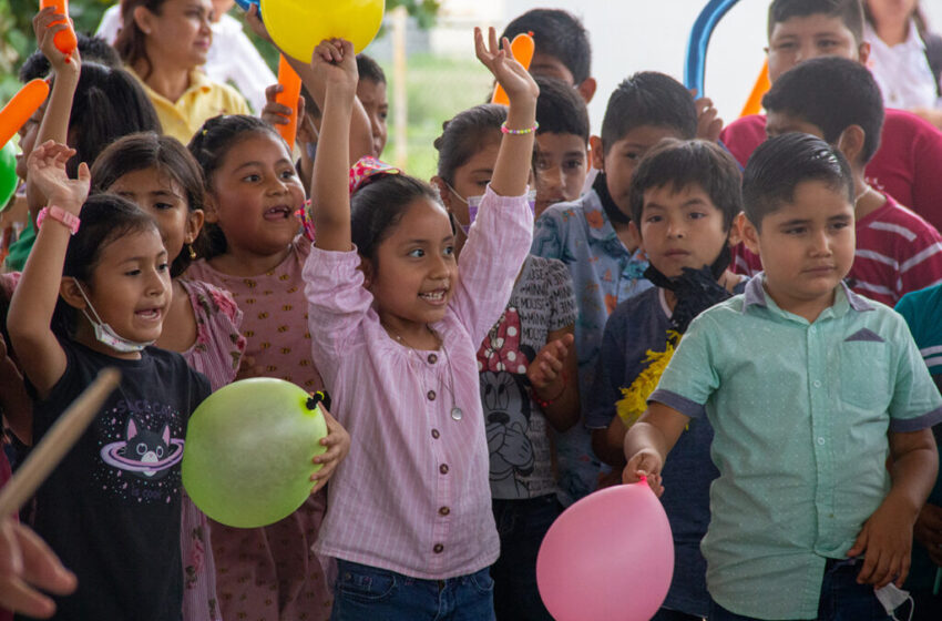  Festejan a los niños