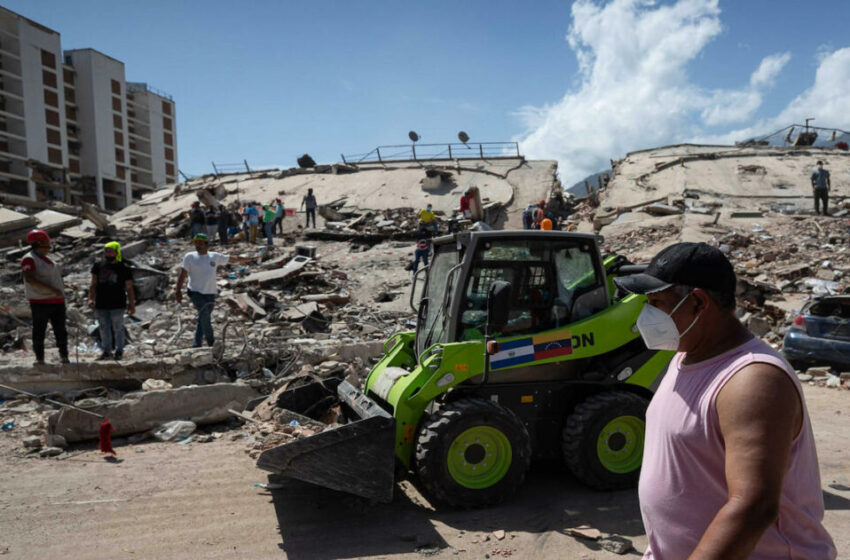  Muchos rescatistas, pocas máquinas: el obstáculo que frena las labores en Venezuela