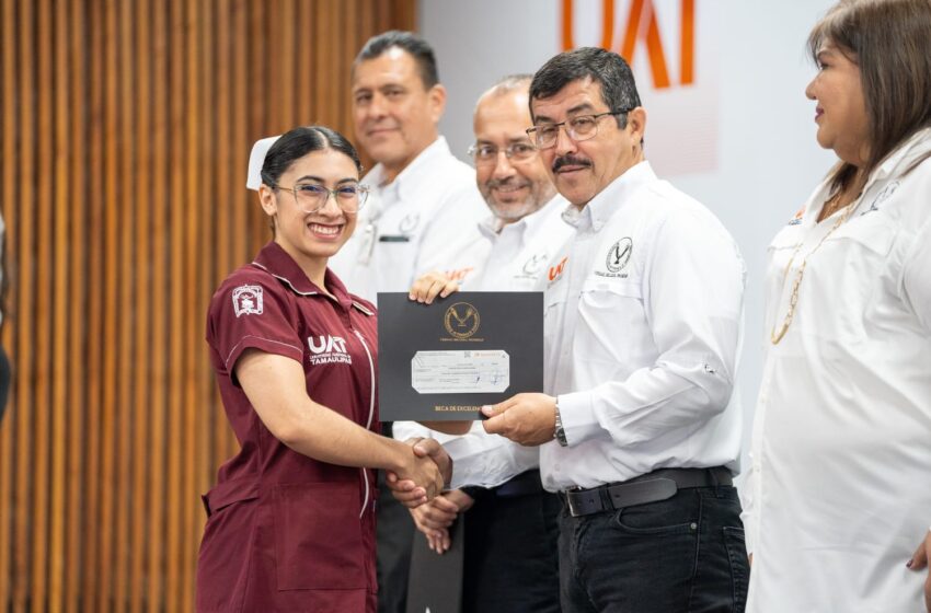  Reconoce la UAT excelencia académica con la entrega de más de 600 becas y estímulos educativos