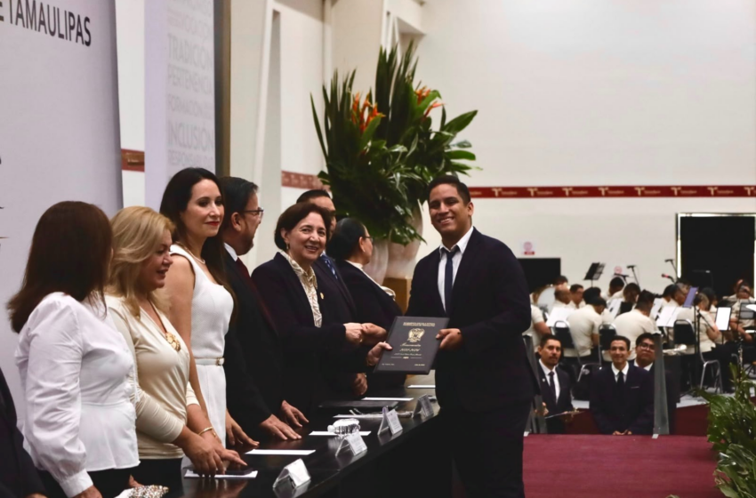  Conmemora la Benemérita Escuela Normal Federalizada de Tamaulipas su 137 aniversario con nueva generación de docentes