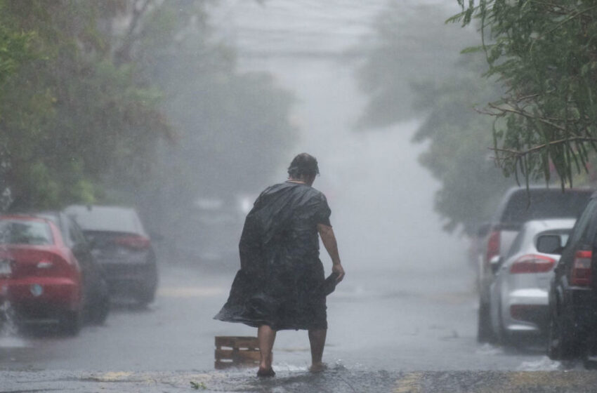  Lluvias y vientos fuertes mantendrán riesgos de inundaciones, deslaves y oleaje elevado